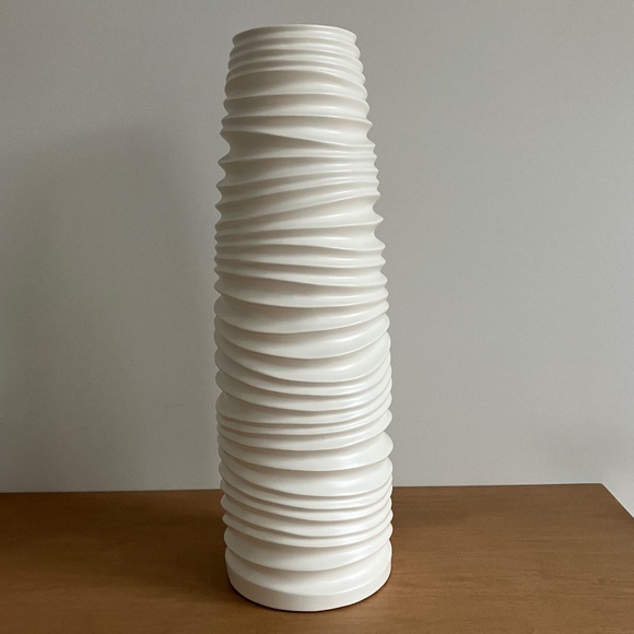 Decorative Ceramic Vase - 20 inches - Picture 3 of 7